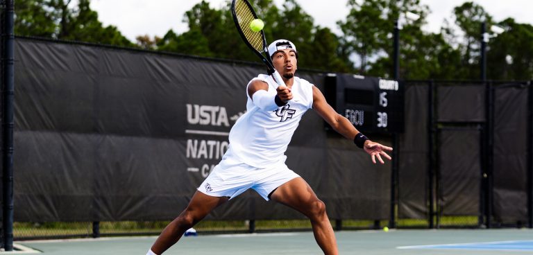 suivez le match palpitant entre l'équipe de tennis masculine n°8 face à clemson n°28 et uncw, avec des confrontations intenses et un esprit de compétition élevé.