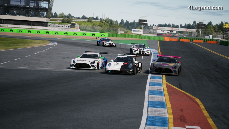 r8g remporte sa première course dans le championnat gt esports par équipes, marquant un début victorieux et prometteur.