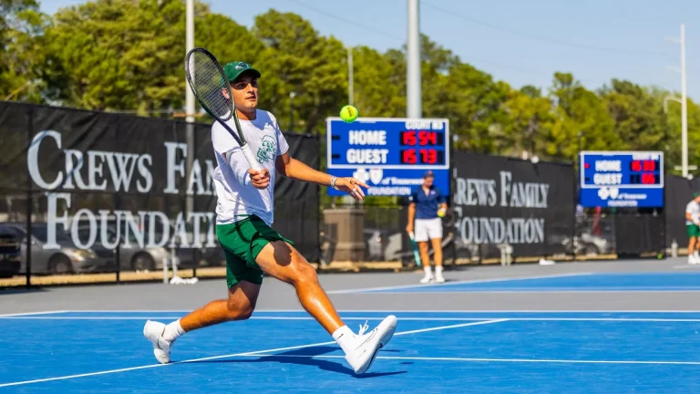 découvrez le match palpitant entre tulane et utsa au goldring tennis center. suivez les temps forts, analyses et résultats en direct de cette rencontre de tennis passionnante.