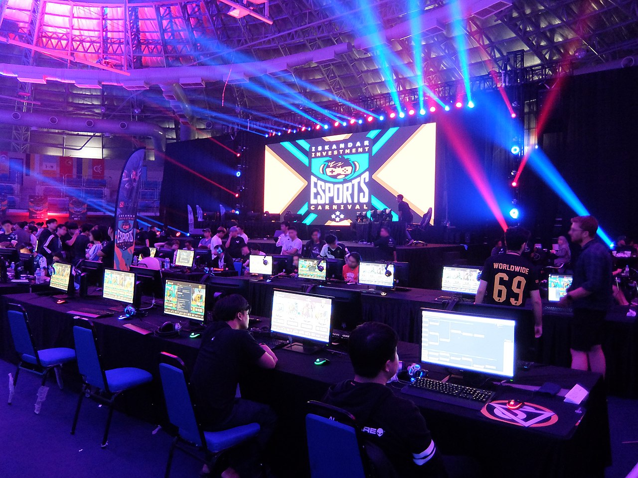 découvrez comment l'utilisation d'outils de triche influence l'équité dans l'esport, ses conséquences sur la compétition et les mesures prises pour préserver un environnement de jeu juste.