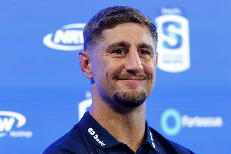 ollie chessum : l'angleterre vise la victoire à paris lors du tournoi des six nations, prêt à briller sur le terrain et conquérir le sommet du rugby européen.