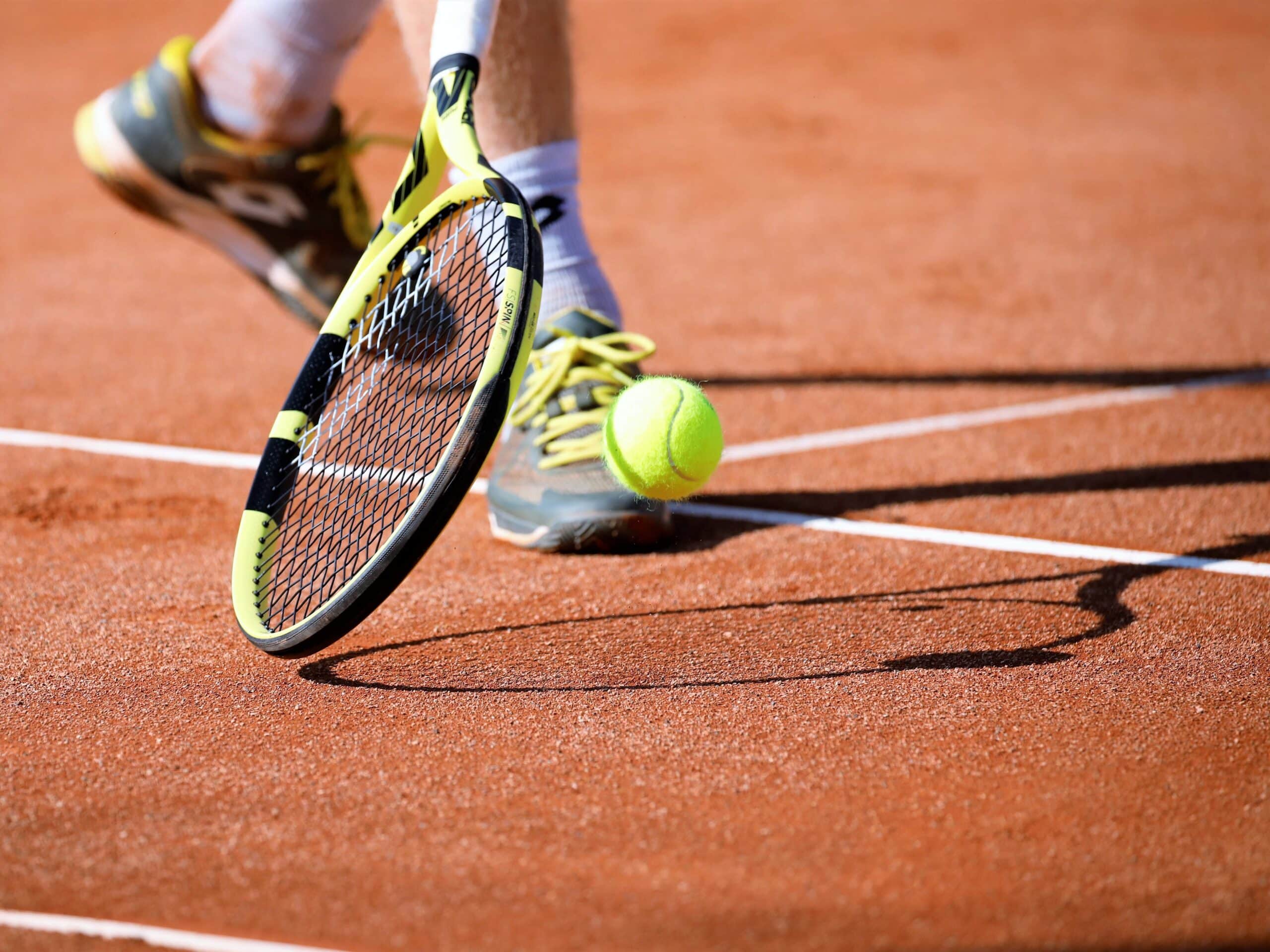 une star du tennis fait face à une suspension pour manipulation, mettant en lumière les enjeux d'éthique dans le sport professionnel.