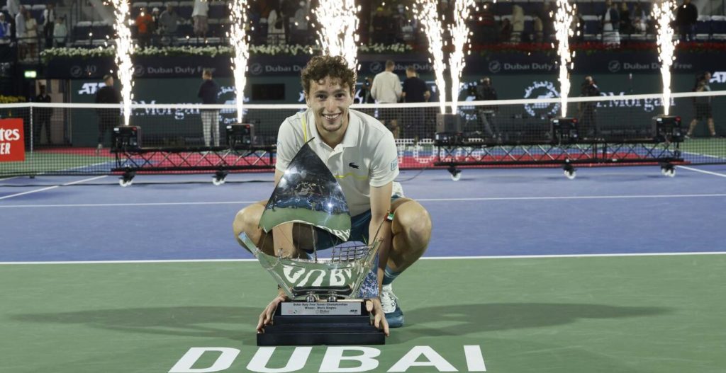 les stars du tennis à dubaï déclinent l'offre d'urgence de l'atp, suscitant débats et réactions dans le monde du sport.