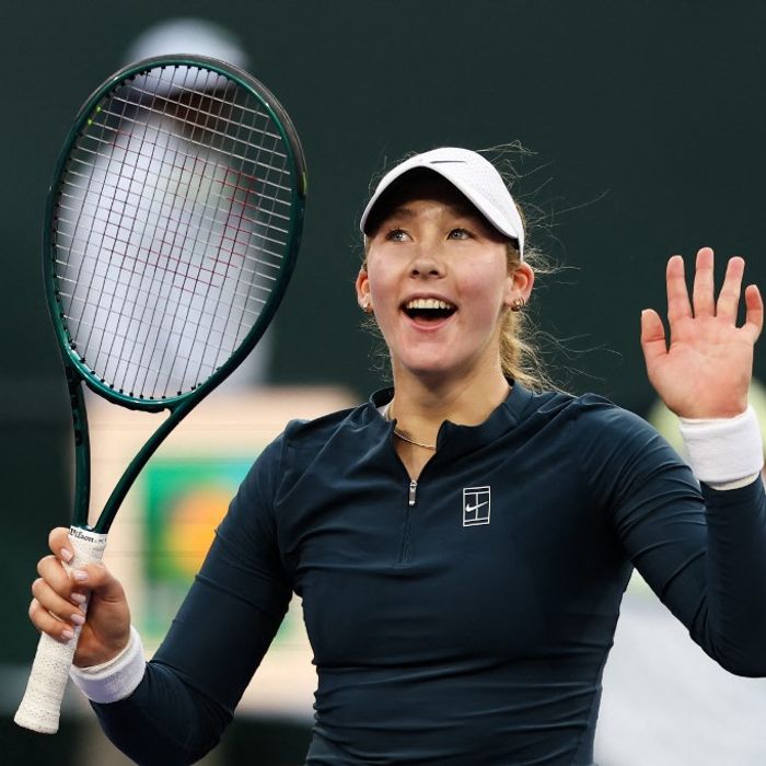 le tennisman classé n°10 mondial partage son témoignage poignant sur les frappes en iran lors de son vol vers dubaï, révélant une expérience inédite et marquante.