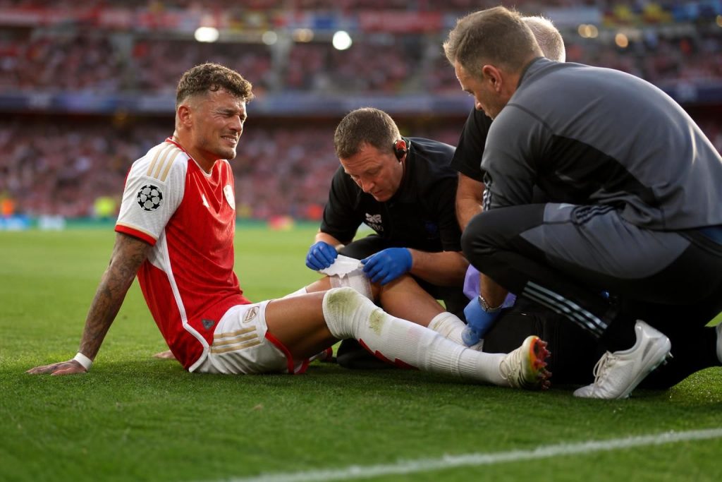 coup dur pour arsenal : ben white sera absent de la finale de la ligue des champions en raison d'une blessure, un coup dur pour l'équipe londonienne avant ce grand rendez-vous.