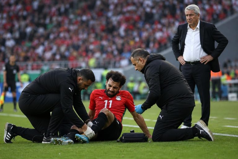 découvrez les réactions du sélectionneur égyptien suite à la blessure de salah avant la coupe du monde 2026, une information cruciale pour les fans de football.