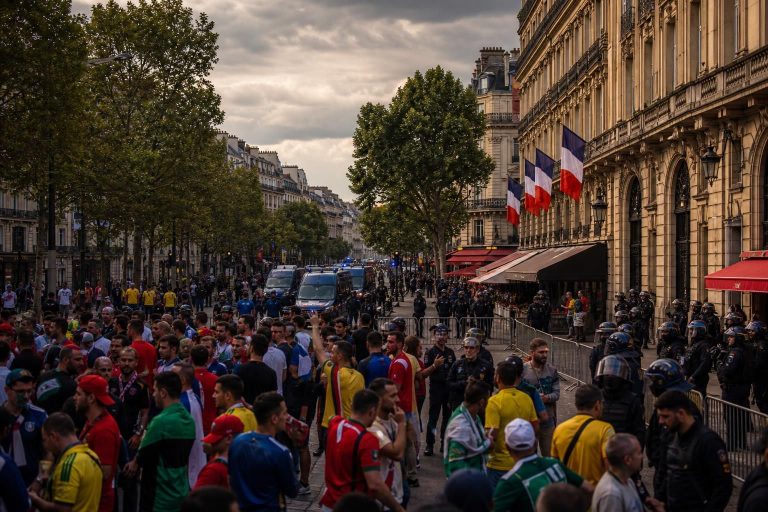 coupe du monde 2026 : découvrez les alertes concernant les risques de débordements potentiels sur l'ensemble du territoire français et les mesures préventives envisagées.