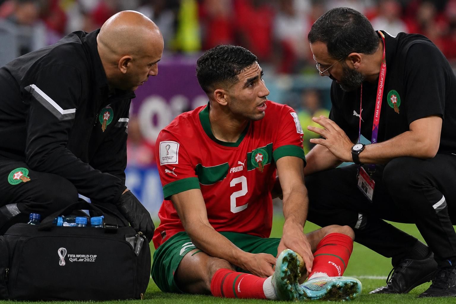 france - maroc : incertitude sur la présence d'une pièce maîtresse marocaine avant le quart de finale de la coupe du monde, un enjeu crucial pour les lions de l'atlas.